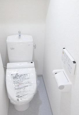 トイレ　温水洗浄便座付のトイレ