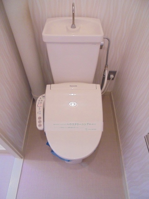 トイレ　写真は206号室です（参考）