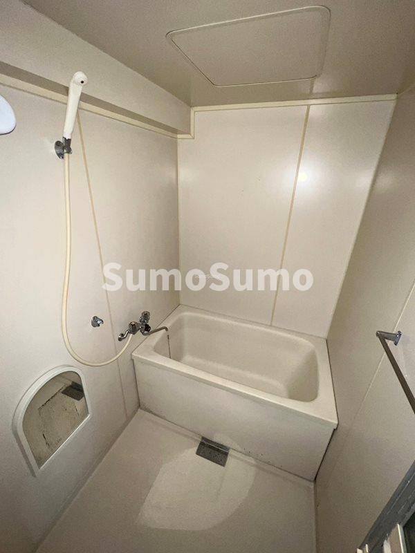 バス・シャワールーム　コンパクトで使いやすいお風呂です