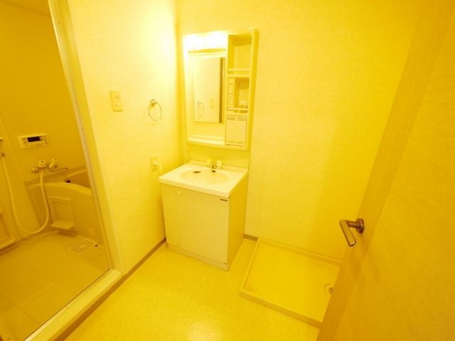 洗面設備　脱衣スペースあります