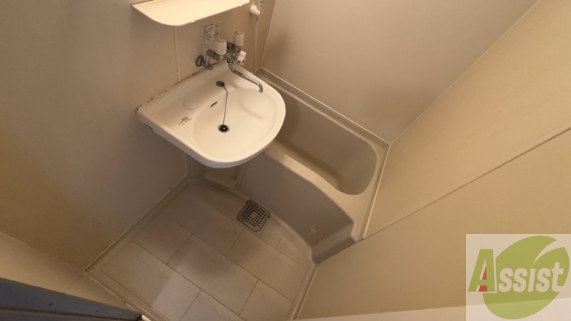 バス・シャワールーム　ユニットバスです。疲れを癒すのに欠かせませんね！