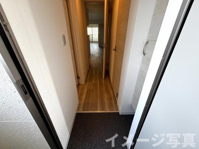 玄関　※同タイプ写真