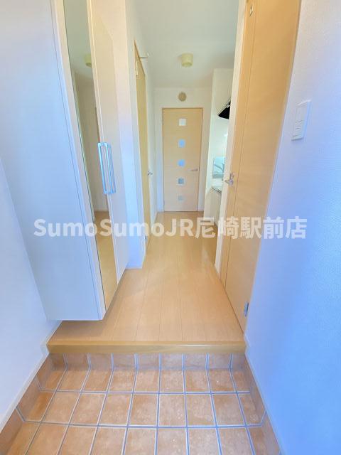 玄関　収納もある玄関です