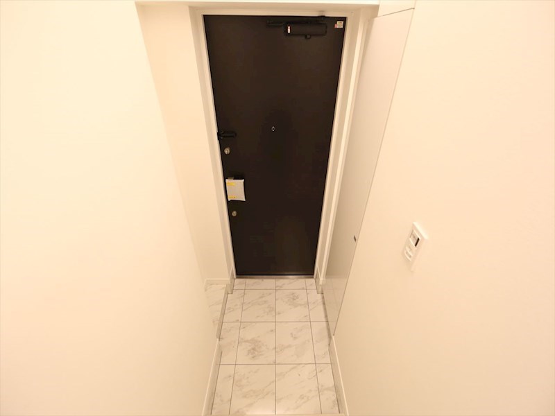 玄関　玄関　シューズボックス付（収納充実してます）