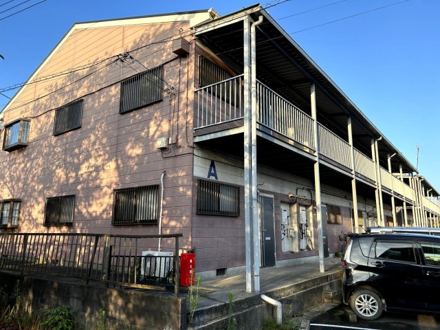 建物外観　Ａ棟の東側には干潟公園が広がっています