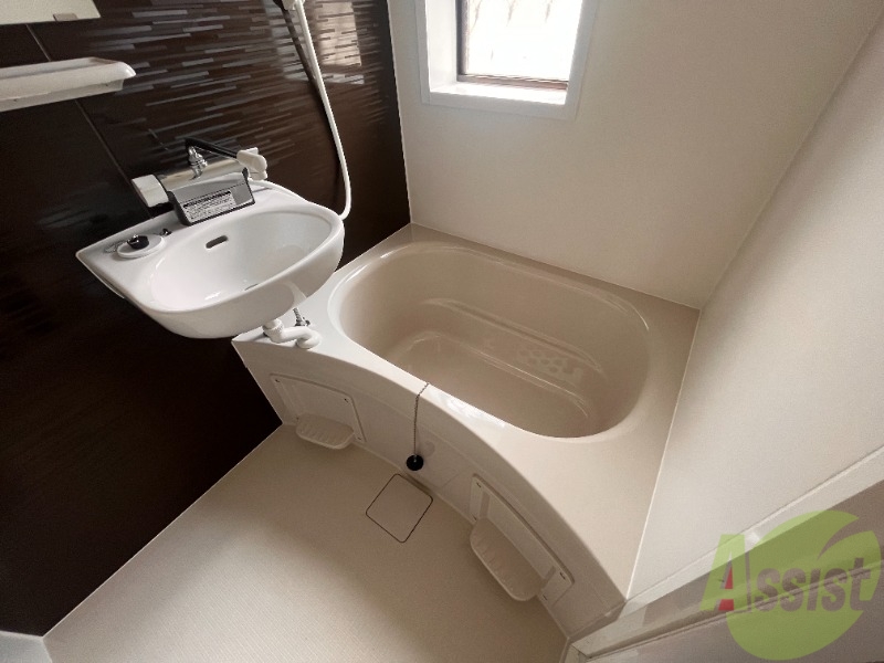 バス・シャワールーム　浴室を撮影しました。リノベーションされていますね。