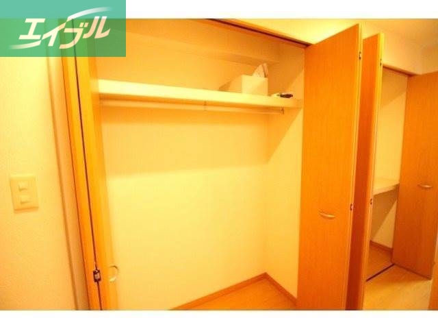 収納　洋室　収納