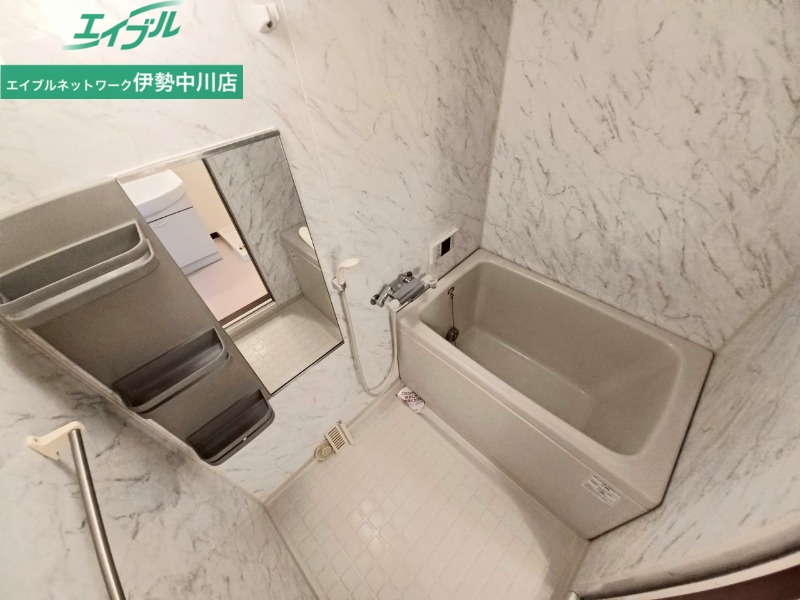 バス・シャワールーム　同型反転参考写真です。