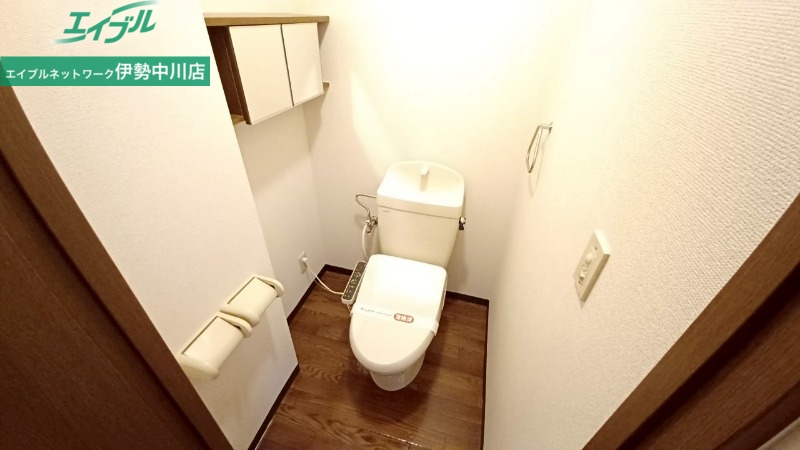 トイレ　同型反転参考写真です。