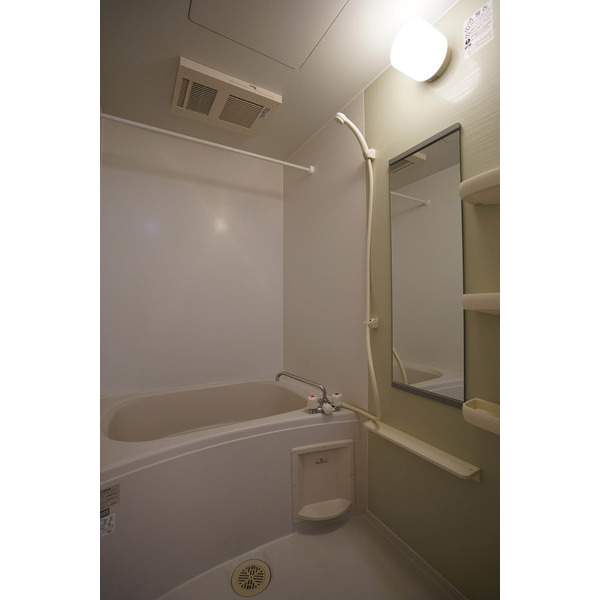 バス・シャワールーム　同じ建物の別のお部屋