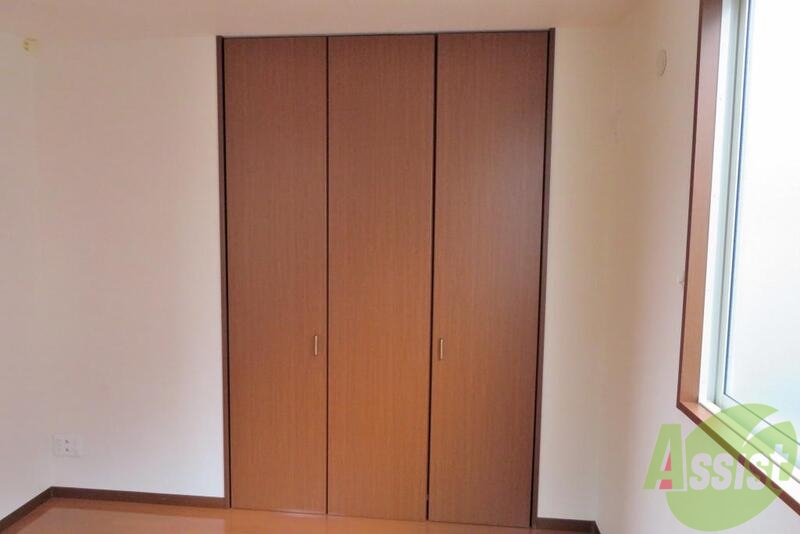 収納　収納は広さが有って物がしっかり入りそうです。