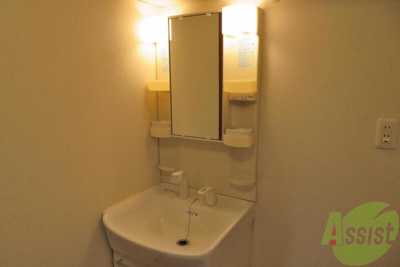 洗面設備　洗面はこちらです。独立していて朝の準備もバッチリＯＫです。