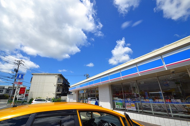 コンビニ　ローソン中山東店（コンビニ）まで85m