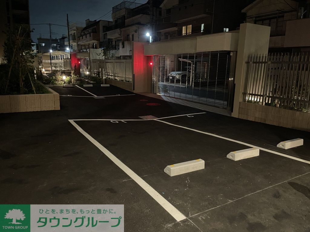 駐車場　駐車場