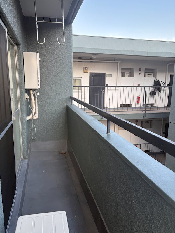 バルコニー　お洗濯にも便利なバルコニー付き