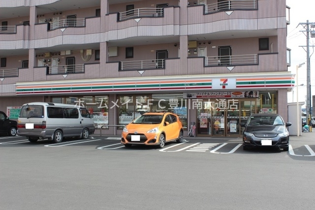 コンビニ　セブンイレブン豊橋下地町店（コンビニ）まで567m