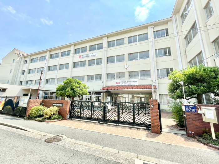 中学校　本庄中学校（中学校）まで550m