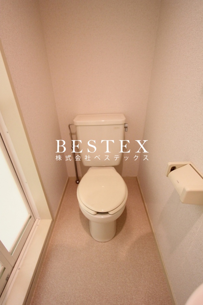 トイレ　※同建物内・別タイプの参考写真です。