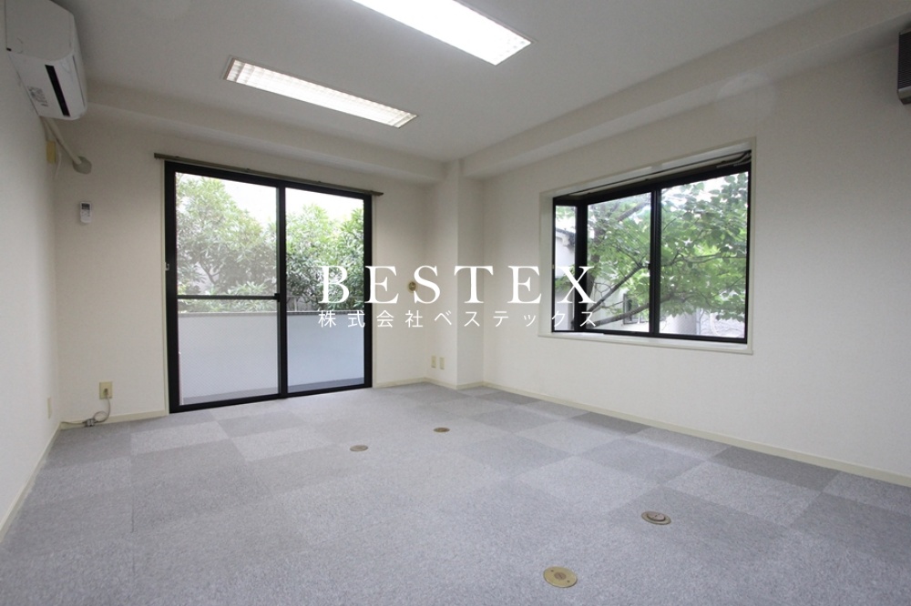 居室・リビング　※同建物内・別タイプの参考写真です。