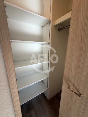 収納　Metrosa谷町六丁目North　クローゼット