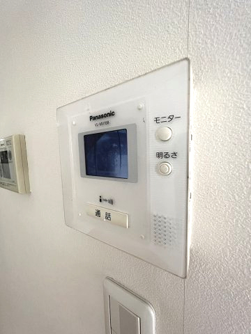 その他　防犯対策に嬉しい！モニター付きドアホン♪