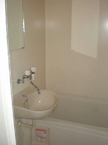 バス・シャワールーム　鏡もついています！