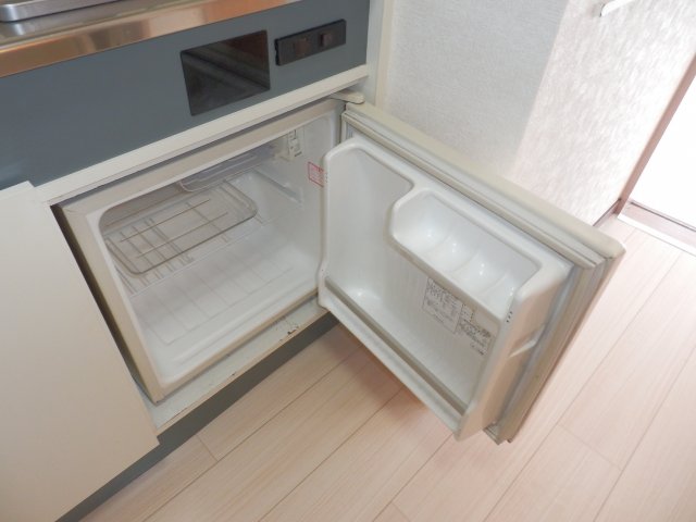 その他設備　ミニ冷蔵庫付き。