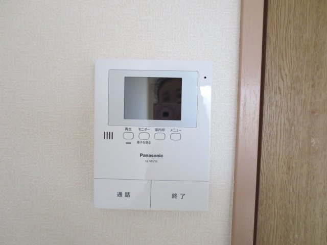 セキュリティ　TVモニター付きインターホン。