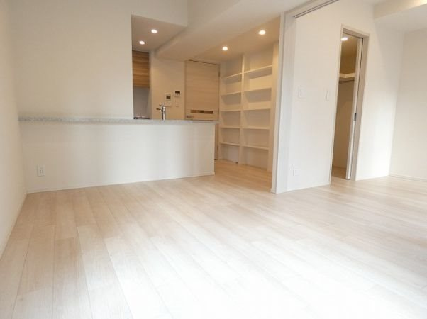 居室・リビング　別号室参考写真