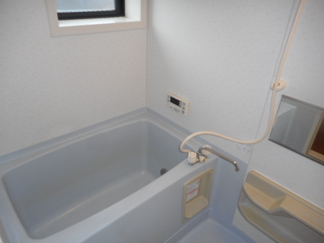 バス・シャワールーム　追焚給湯付きバス※同タイプ参考写真