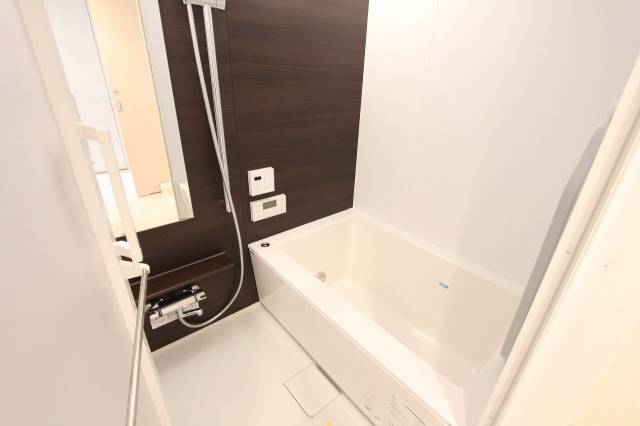 バス・シャワールーム　お風呂も清潔感あります