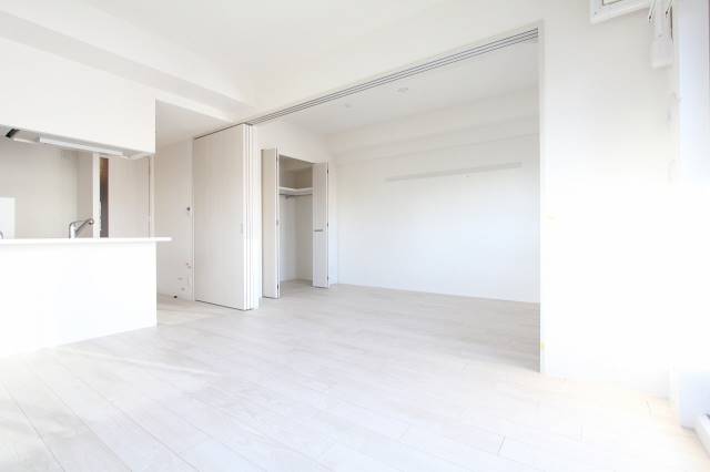 居室・リビング　白い空間はとってもおしゃれ