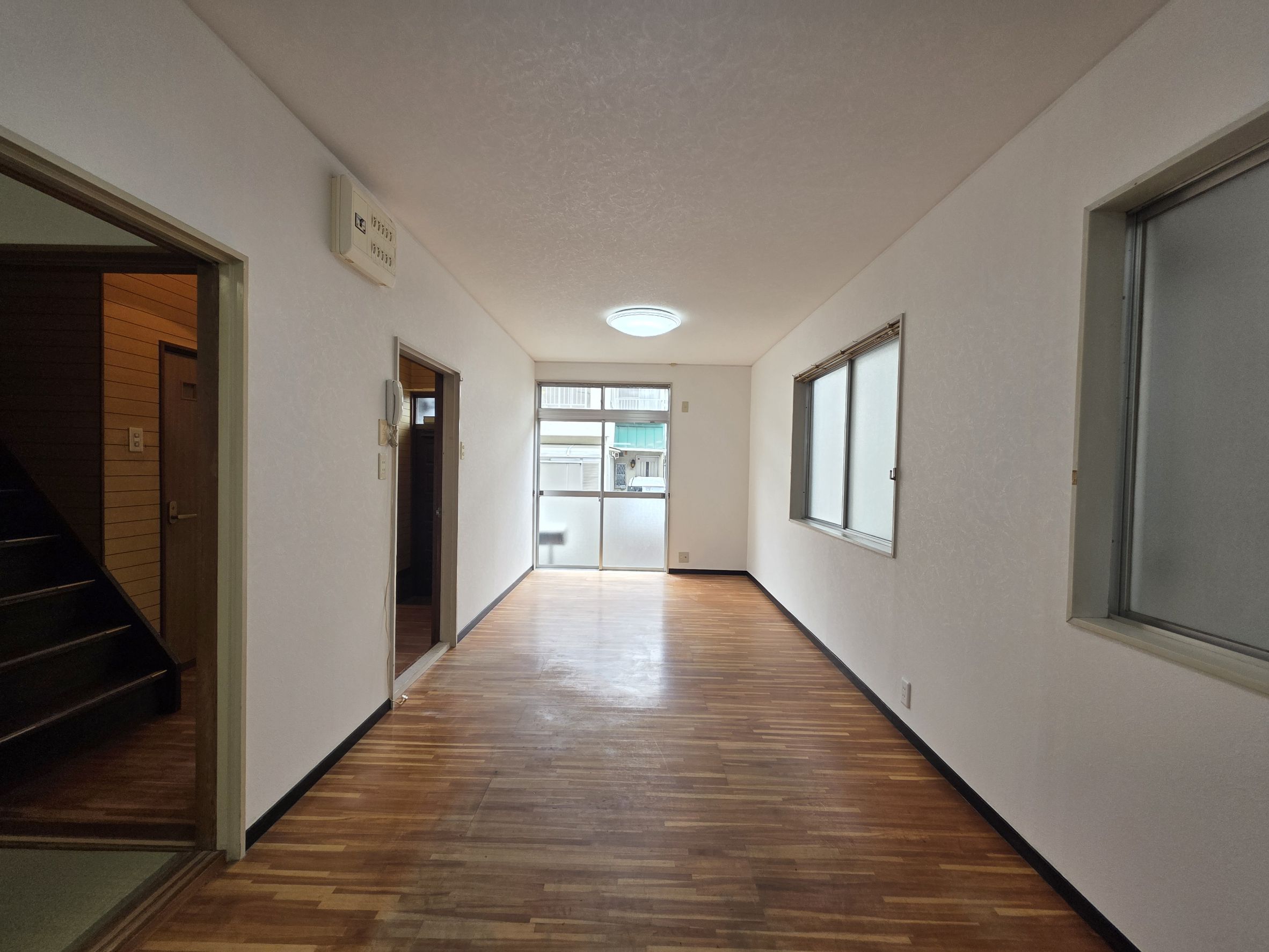 岸和田市松風町貸家の居間写真