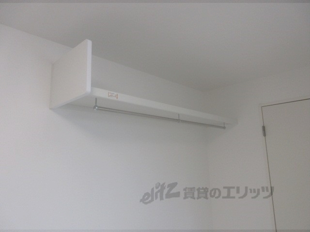 収納　吊戸棚