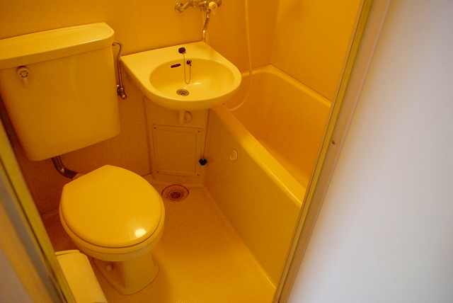 バス・シャワールーム　落ち着いた空間のお風呂です