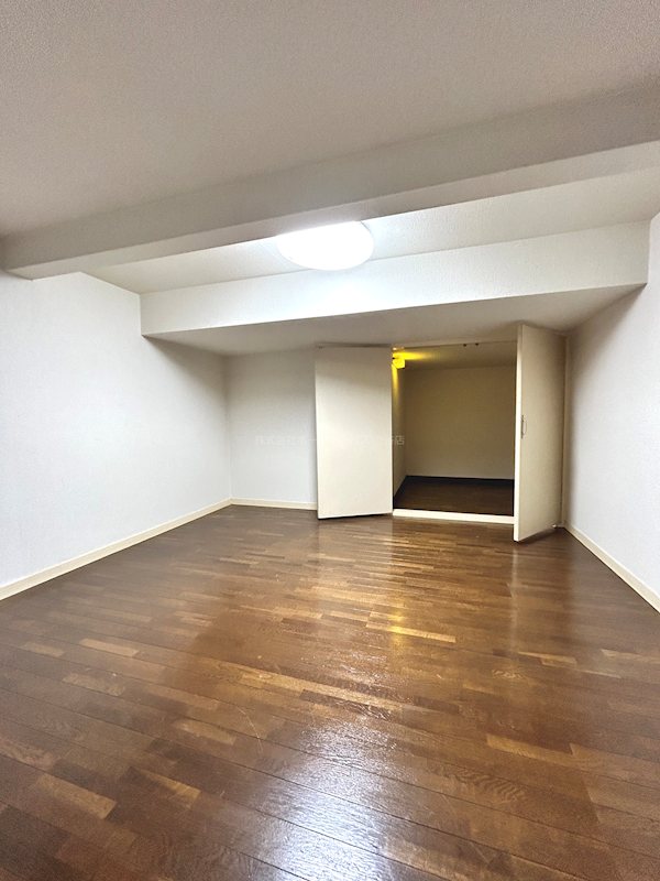 収納　地下室に収納があります