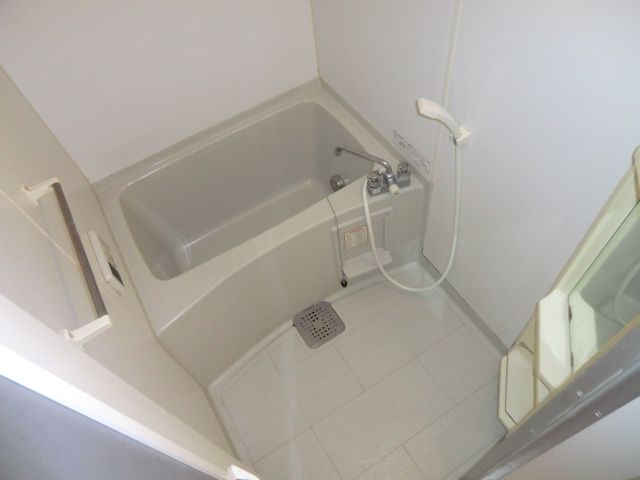 バス・シャワールーム　追焚き機能付き