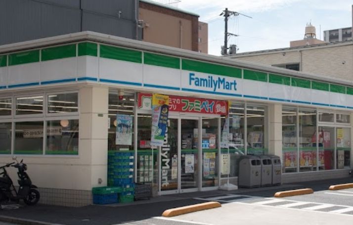 コンビニ　ファミリーマート 猫屋町店（コンビニ）まで167m
