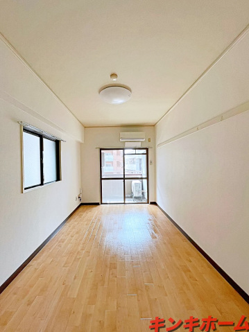 居室・リビング　写真は別のお部屋です。※現況を優先