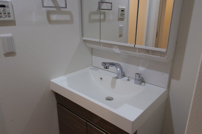 洗面設備　※別号室の写真です。