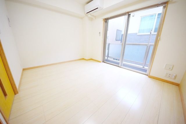 居室・リビング　★★広く使える洋室★★