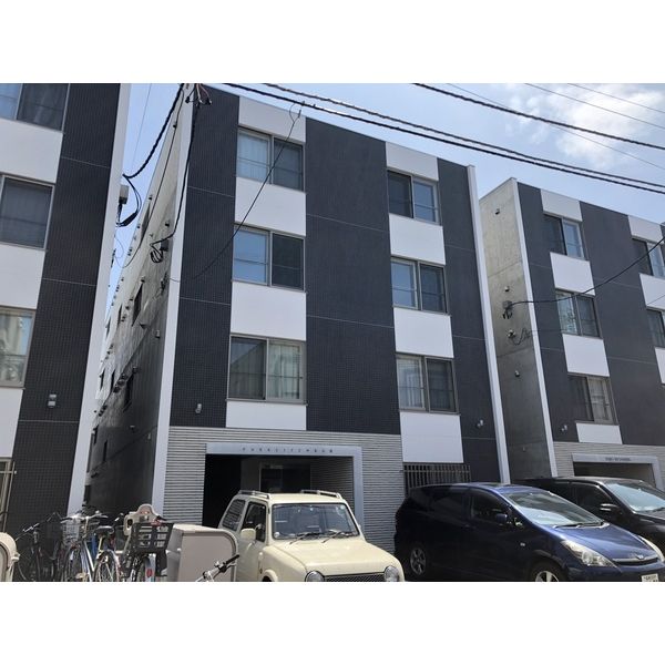 建物外観　★人気都市ガスデザイナーズMS！★敷地内駐車場有！★角部屋！