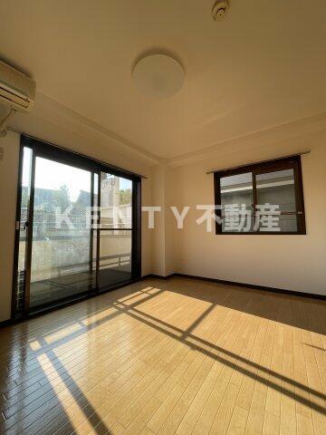 居室・リビング　ゆったり過ごせる居間です