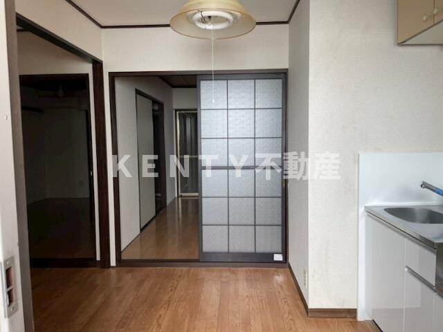 居室・リビング　こちらのリビングで趣味の時間をお楽しみください