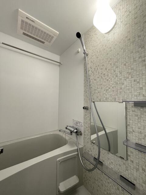 バス・シャワールーム　?