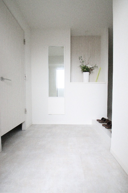 玄関　※他のお部屋の参考写真です。