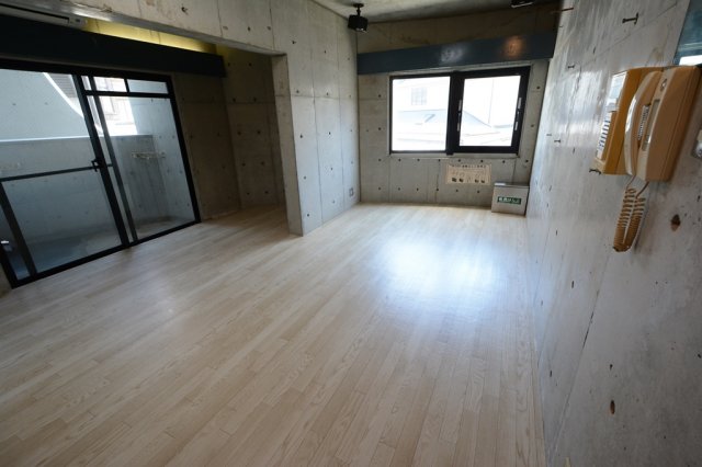 居室・リビング　エアコン付きで初期費用を抑えられます☆