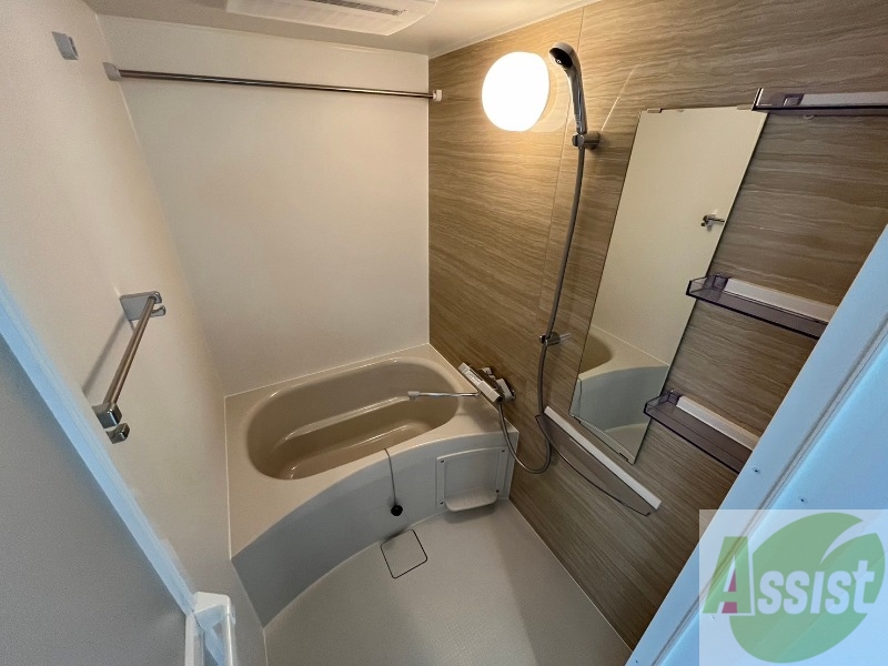 バス・シャワールーム　お風呂になります。一日の疲れを癒してくださいね。