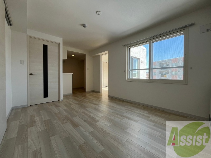 居室・リビング　広くてきれいなリビングです！快適に過ごせそうですね。