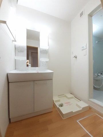 洗面設備　コンパクトで使いやすい洗面所